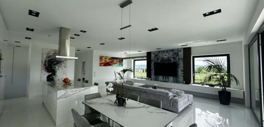 Komárom-Esztergom megye – Tata – Nincs megadva