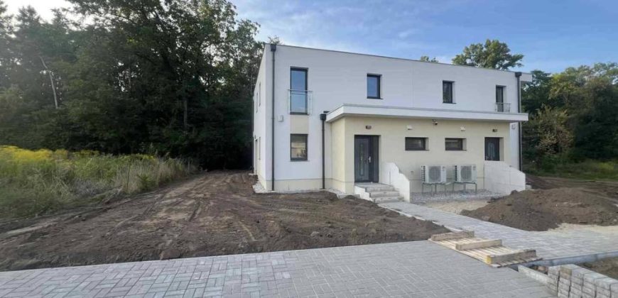 Komárom-Esztergom megye – Tata – Nincs megadva