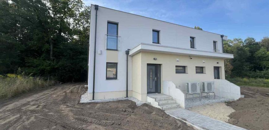 Komárom-Esztergom megye – Tata – Nincs megadva