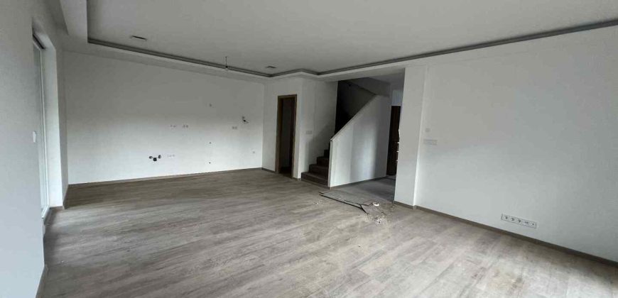 Komárom-Esztergom megye – Tata – Remeteség