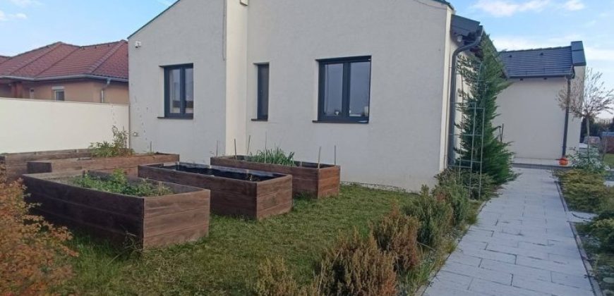 Győr-Moson-Sopron megye – Győrújbarát – Nincs megadva