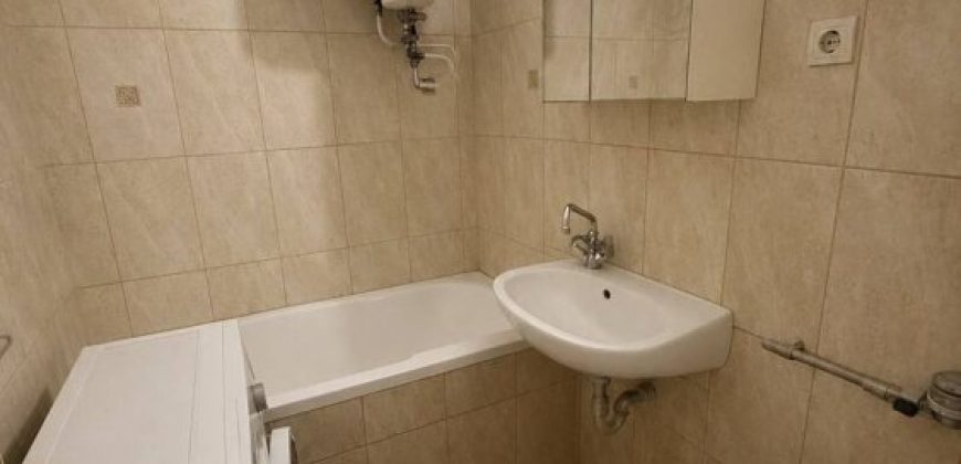 Komárom-Esztergom megye – Oroszlány – Nincs megadva
